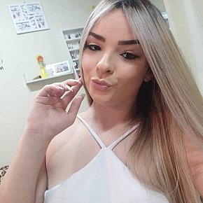 Carlinha escort in Rio de Janeiro offers sexo oral sem preservativo services