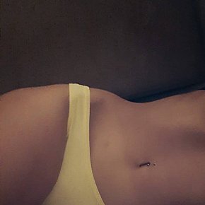 Manu-22 Piccolina escort in Porto Alegre offers Deep Throat (Gola profonda) services