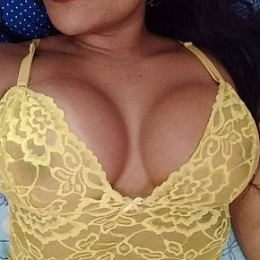Hellen escort in Rio de Janeiro offers Pompino con preservativo services