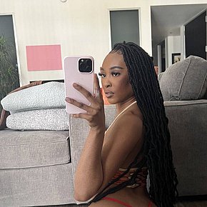 Tiana Modella/Ex-modella escort in Grenoble offers Massaggio erotico services