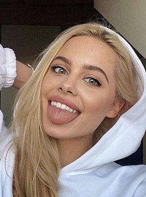 AMARI Ragazza Fitness escort in Paris offers Girlfriend Experience (GFE) services
