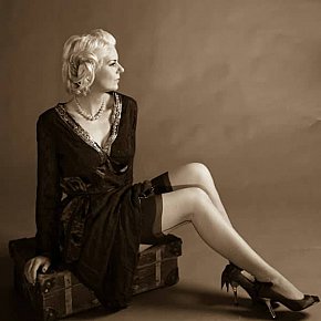 Courtesan escort in Moscow offers Sentar na cara services