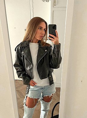 Dominique-Riley Modella/Ex-modella escort in Paris offers Sborrata in faccia services