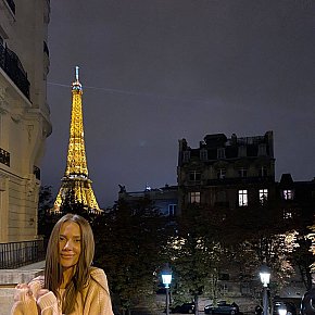 Dominique-Riley Modella/Ex-modella escort in Paris offers Sborrata in faccia services