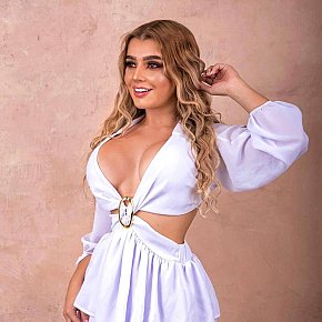 Amber Sin Operar escort in  offers Experiencia de Novia (GFE)
 services