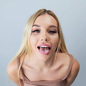 Charlotte Vip Escort escort in Hong Kong offers Körperbesamung services