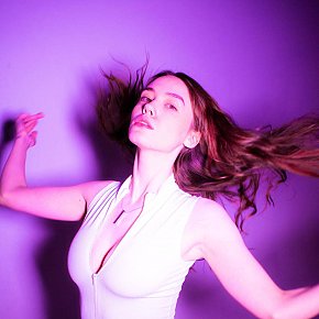 Zoey Entièrement Naturelle escort in Hong Kong offers Branlette services