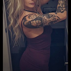 Nova-Quinn escort in Calgary offers Sumisa/Esclava (suave)
 services