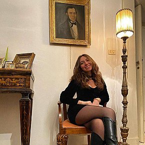 Elena escort in Helsinki offers Doble penetración (DP)
 services