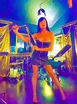 Dominatrix-Sidney