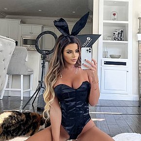 Kalinda escort in Copenhagen offers Masturbação services