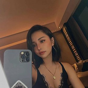 Una Vip Escort escort in Shanghai offers Kissing services