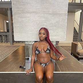 Vee Mûre escort in Dubai