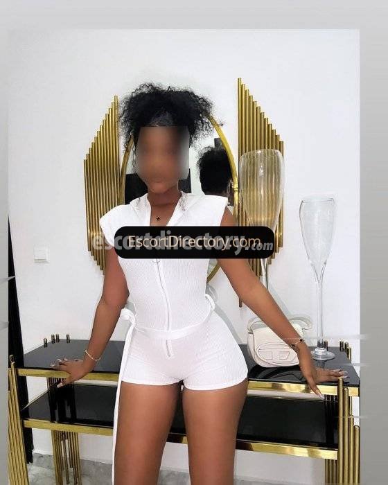 Sharon escort in  offers Masaje erótico
 services