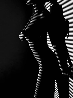 Israeli-May Petite
 escort in Tel Aviv offers Intimate massage services