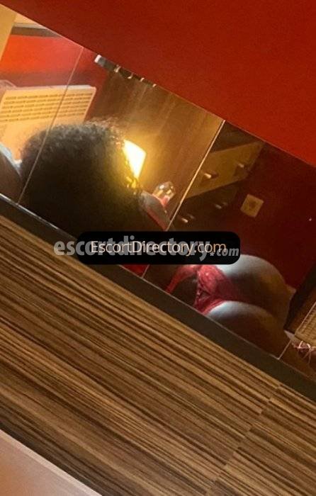 Ethel escort in  offers Garganta profunda
 services