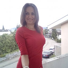 Nataly escort in  offers Sărut services
