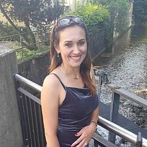 Nataly escort in  offers Sărut services