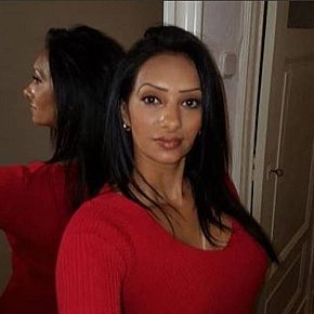 Alina escort in Berlin offers Bacio alla francese services