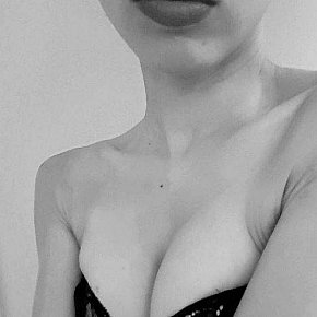 Lux Mignonă escort in Montreal offers Girlfriend Experience(GFE) services