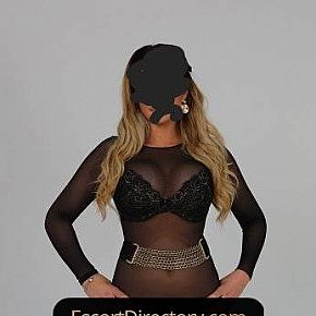 Lilien escort in Budapest offers DUO services