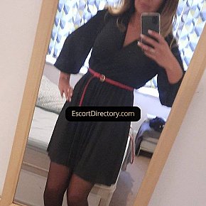 Lilien escort in Budapest offers DUO services