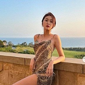 Seong escort in Singapore City offers Masturbação com o pé services