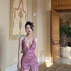 Seong escort in Singapore City offers Masturbação com o pé services