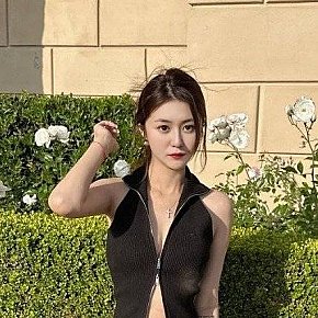 Seong escort in Singapore City offers Masturbação com o pé services