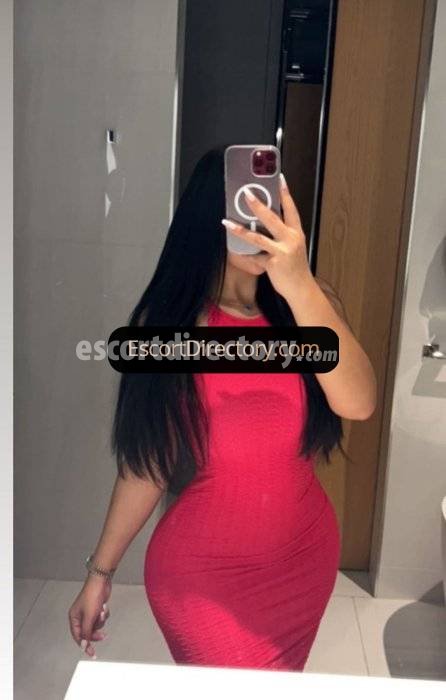 Rawan escort in Istanbul offers Massaggio erotico services