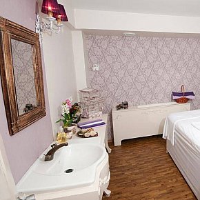 Victoria Model/Fost Model escort in Luxembourg offers Sărut Franţuzesc services