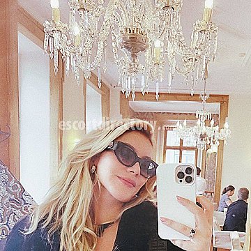 Pietra-Kolinsky Tetas Enormes escort in Lisbon offers Handjob services