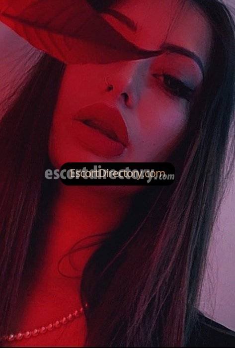 Sasha escort in Tokyo offers Fingering services