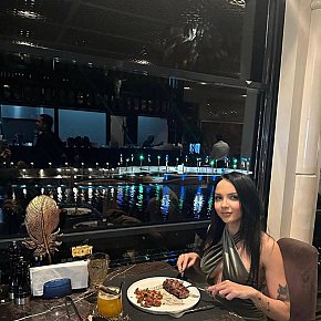 Laura Vip Escort escort in  offers Ejaculation sur le corps services