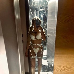 Yulia Muscles escort in Paris offers Ejaculation dans la bouche services