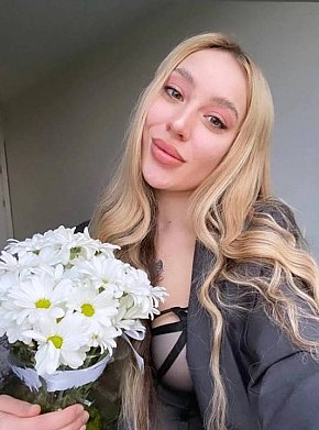 Yulia Muscles escort in Paris offers Ejaculation dans la bouche services