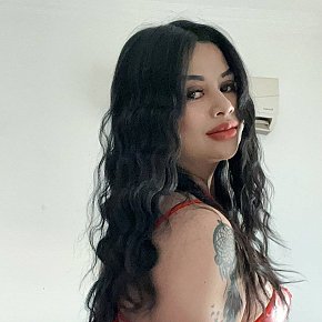 Honey escort in Phuket offers Massaggio erotico services