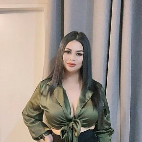 Honey escort in Phuket offers Massaggio erotico services