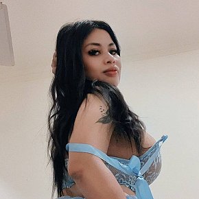 Honey escort in Phuket offers Massaggio erotico services