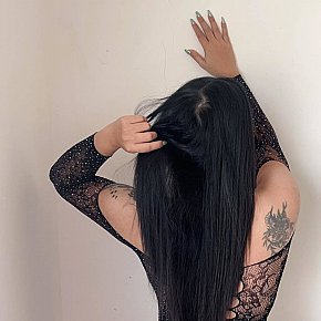 Honey escort in Phuket offers Massaggio erotico services