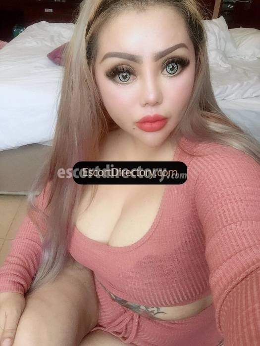 Noor Tetas Enormes escort in Riyadh offers Posición 69 services