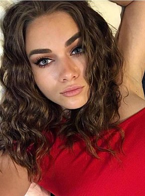 Alina Ragazza Fitness escort in Paris offers Pompino con preservativo services