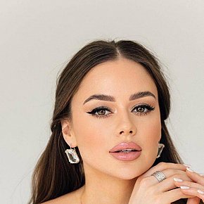 Marina---Elite-VIP-Escort Model/Fost Model escort in London offers Masaj erotic services