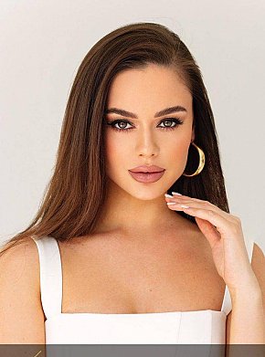 Marina---Elite-VIP-Escort Model/Fost Model escort in London offers Masaj erotic services