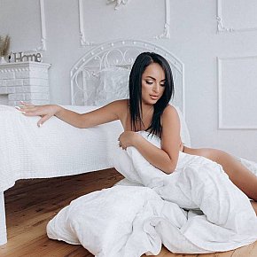 Vita Vip Escort escort in Paris offers Handjob services