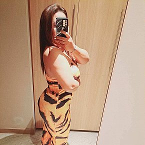Annie-Chubby Matură escort in Bangkok