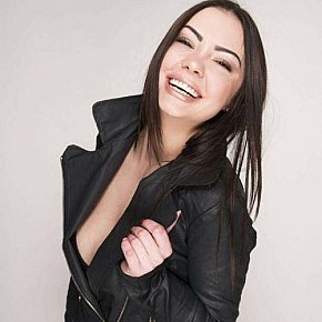 Nonna Vip Escort escort in Paris offers Bacio services