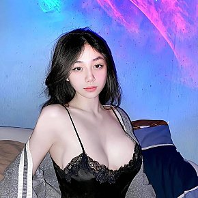 Lien Studentessa Al College escort in Petaling Jaya offers Sborrata sull corpo services