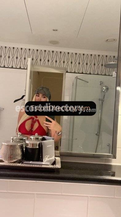 Jasmyn escort in  offers Fingering services