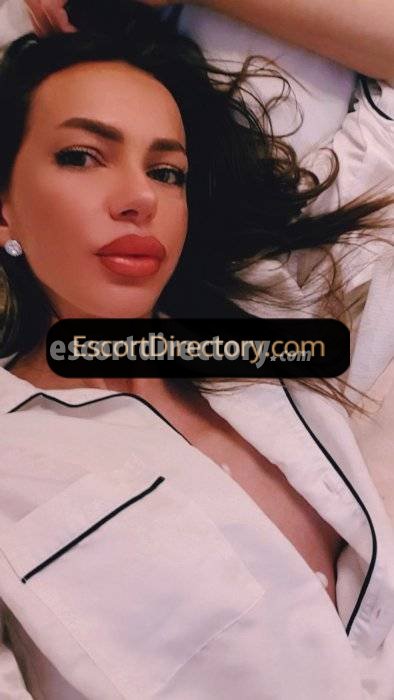 Karla escort in Düsseldorf offers Erotic massage services